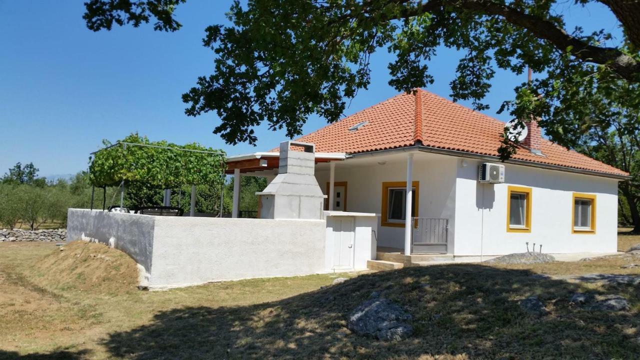 אוברובץ Holiday House Tunjarice מראה חיצוני תמונה